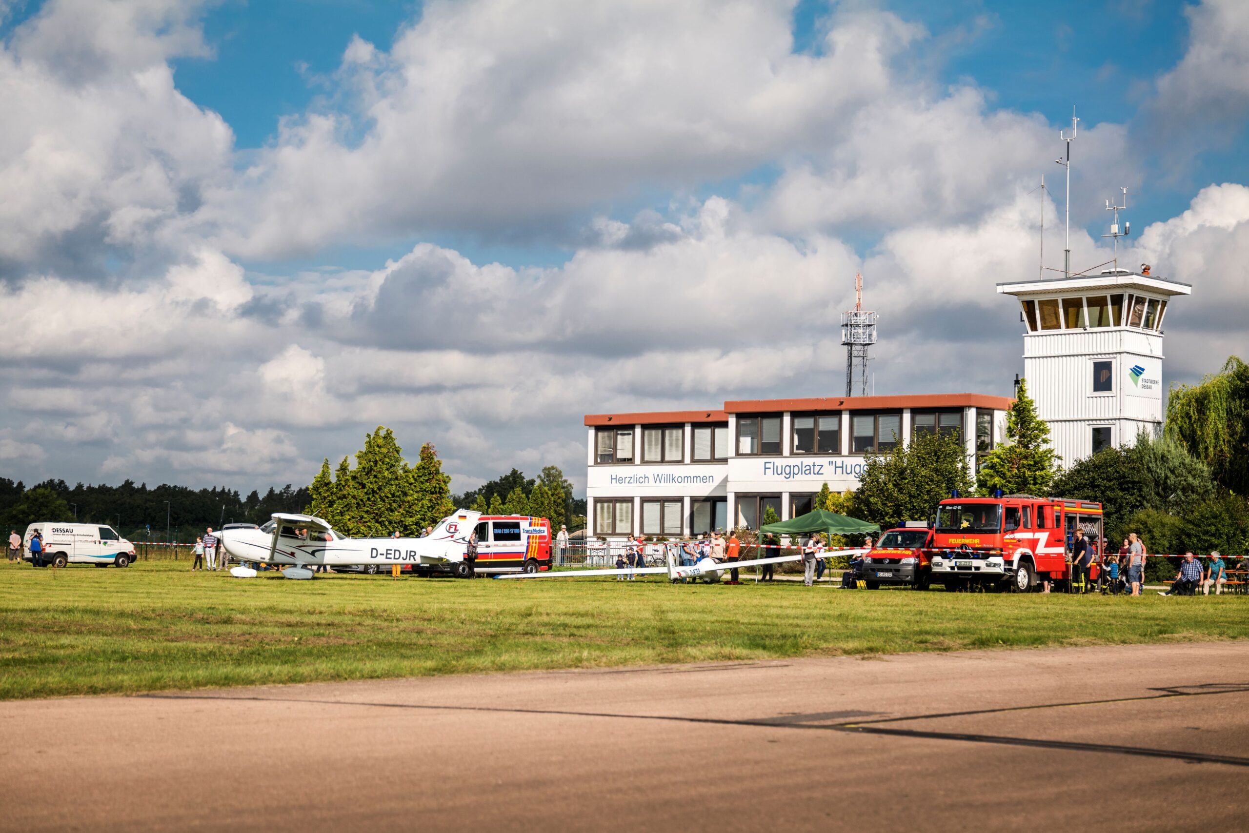 Flugplatz Dessau mit Tower